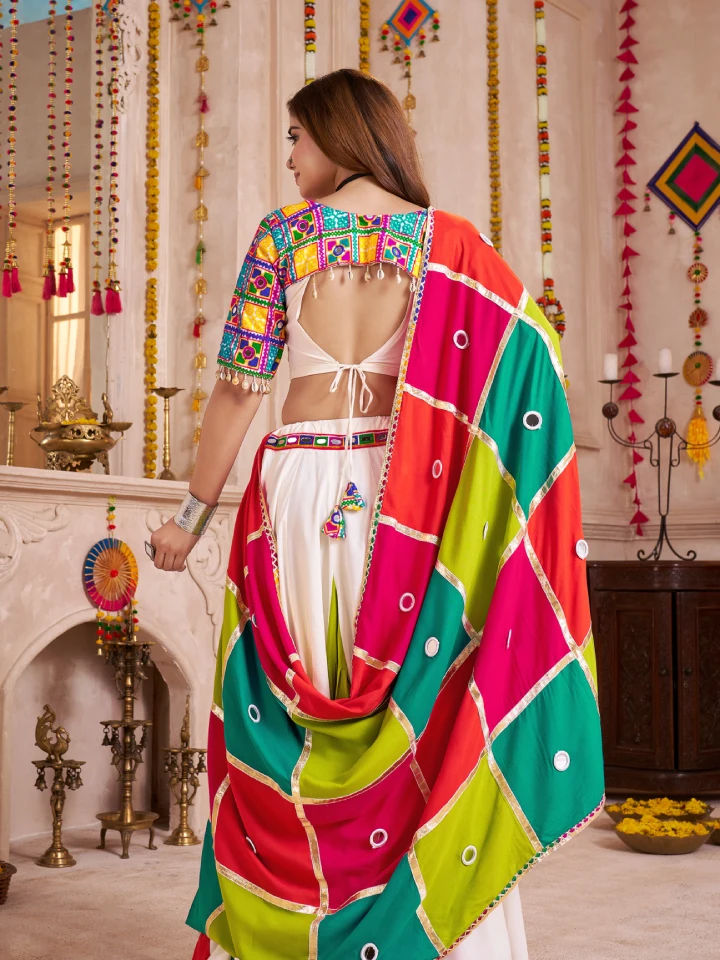 Rajgharanaa White Navratri Chaniya Choli 3 Rajgharanaa White Navratri Chaniya Choli - Image 3