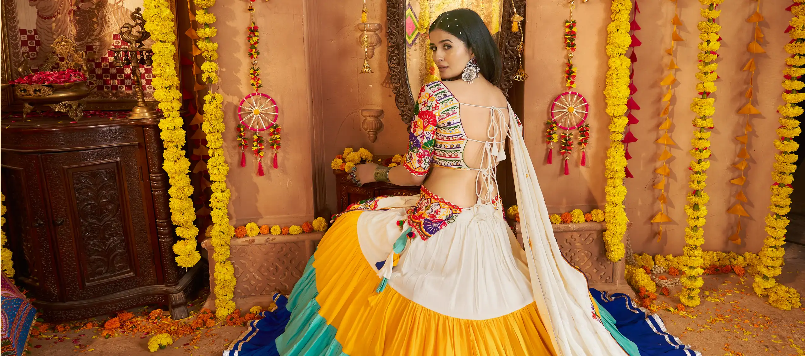 Rajgharanaa Chaniya Choli Dupatta Style